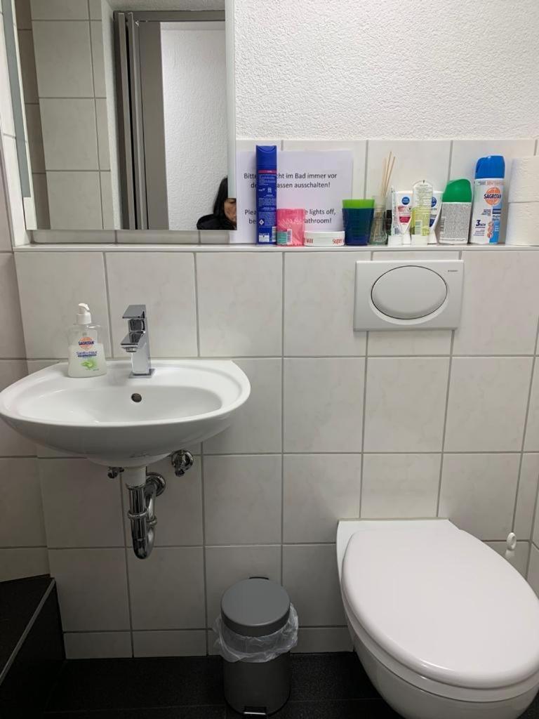 Guenstige Zimmer-Unterkunft Zimmer Mit Gemeinschaftsbad Lorrach Exterior photo